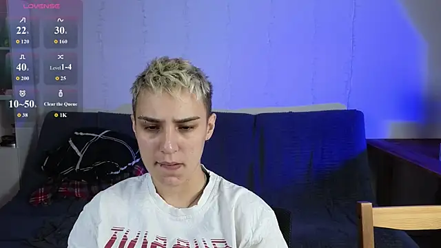LuxuryLoverss online show from 06-18-26, 11:14
