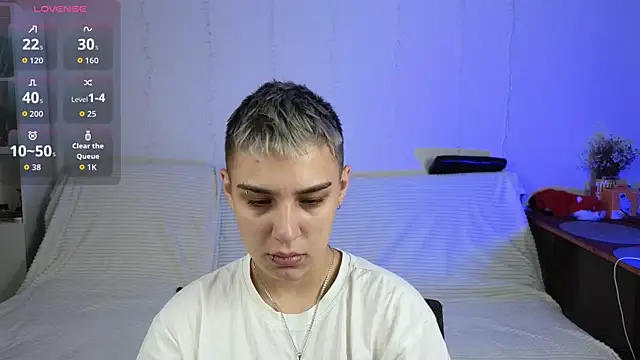 LuxuryLoverss online show from 07-17-26, 07:04