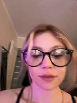 Dipamelly online show from 05-25-26, 02:23