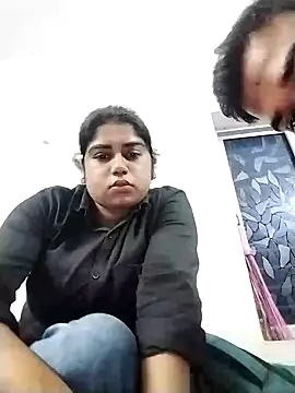 Snapshot of Cute_Piu chatting on 02-22-26, 12:47 Cute Piu online show from 02-22-26, 12:47