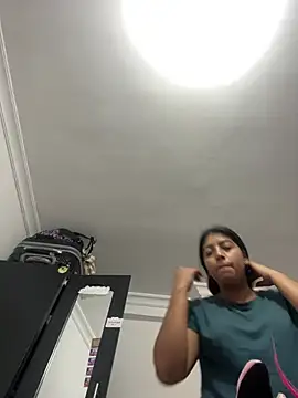 Sexy mia outdoors online show from 04-21-26, 08:09