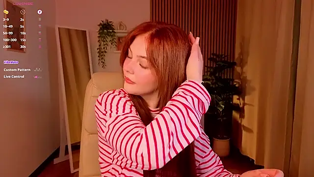 Snapshot of Elle_Funning chatting on 05-08-26, 03:12 Elle Funning online show from 05-08-26, 03:12
