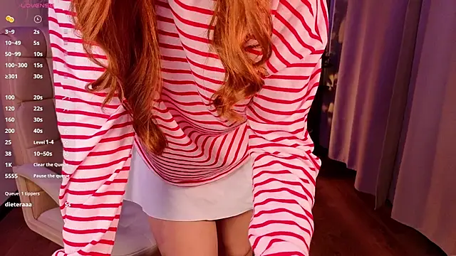 Snapshot of Elle_Funning chatting on 05-15-26, 10:50 Elle Funning online show from 05-15-26, 10:50