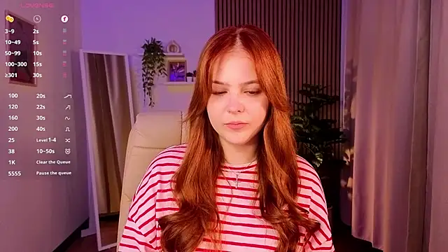 Snapshot of Elle_Funning chatting on 05-15-26, 11:56 Elle Funning online show from 05-15-26, 11:56