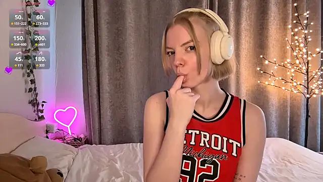 Snapshot of Marry_Sornatiko chatting on 05-10-26, 03:17 Marry Sornatiko online show from 05-10-26, 03:17