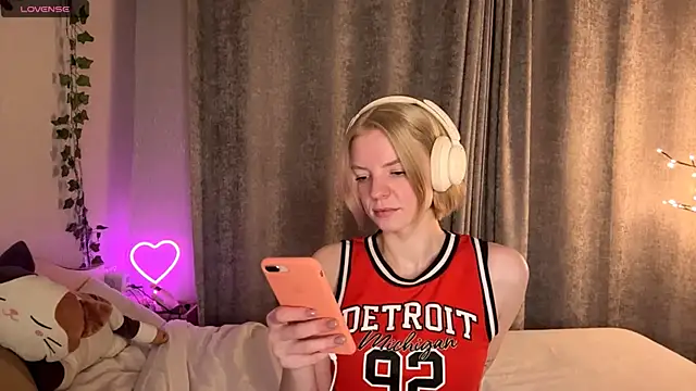 Snapshot of Marry_Sornatiko chatting on 05-14-26, 06:26 Marry Sornatiko online show from 05-14-26, 06:26