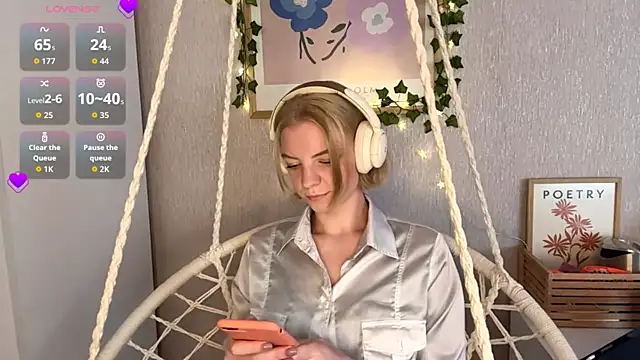 Snapshot of Marry_Sornatiko chatting on 05-17-26, 03:19 Marry Sornatiko online show from 05-17-26, 03:19