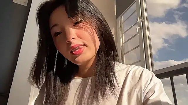 Snapshot of minnie_joy chatting on 06-29-26, 12:38 minnie joy online show from 06-29-26, 12:38