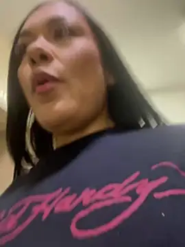 Tiffanyy Lam online show from 02-25-26, 09:35