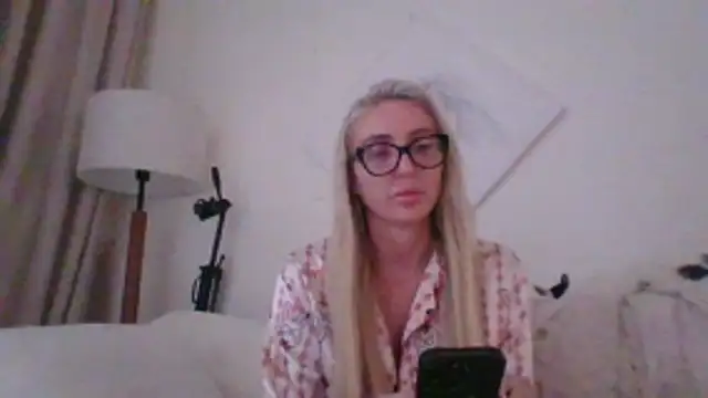 kinkykara25 online show from 04-12-26, 02:49