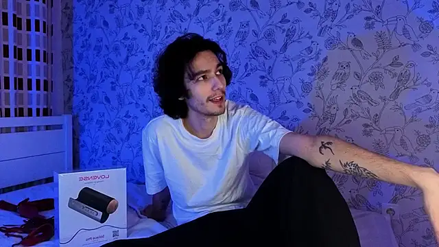 Snapshot of crybae chatting on 03-16-26, 08:35 crybae online show from 03-16-26, 08:35