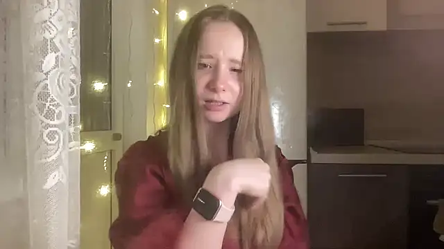 cutefoxieee online show from 04-13-26, 09:20