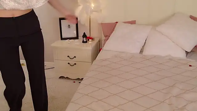 Lunaa Babygirl online show from 04-02-26, 02:15