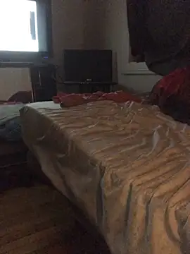 Snapshot of Shameless1989 chatting on 03-12-26, 01:23 Shameless1989 online show from 03-12-26, 01:23