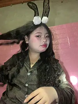 Snapshot of Milak6 chatting on 03-08-26, 12:53 Milak6 online show from 03-08-26, 12:53