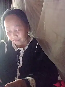 heesuu11 online show from 04-19-26, 09:41