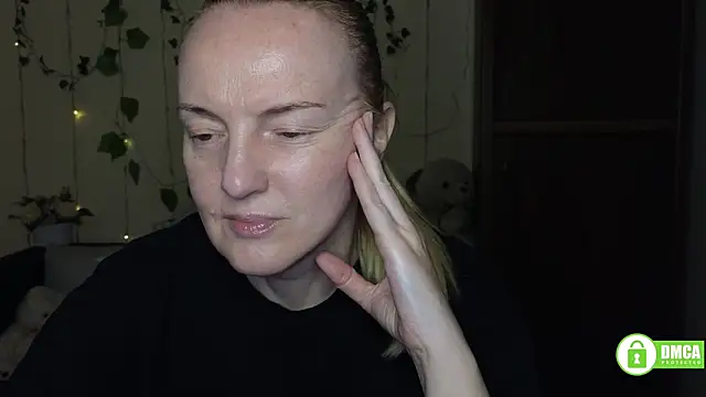 Snapshot of Bella_soulmate chatting on 05-13-26, 11:29 Bella soulmate online show from 05-13-26, 11:29
