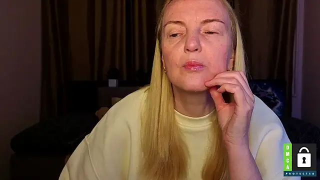 Snapshot of Bella_soulmate chatting on 05-15-26, 05:25 Bella soulmate online show from 05-15-26, 05:25