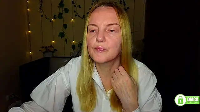 Snapshot of Bella_soulmate chatting on 05-22-26, 05:25 Bella soulmate online show from 05-22-26, 05:25