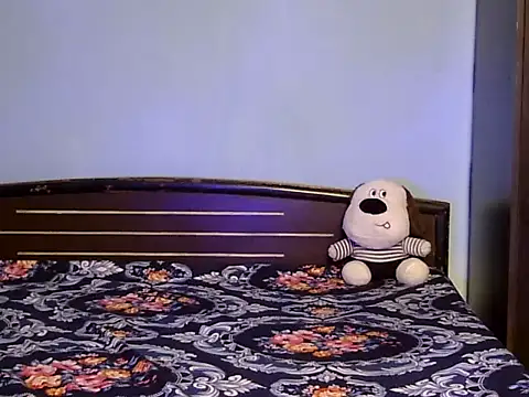 Snapshot of Awesome-sona chatting on 06-14-26, 04:53 Awesome-sona online show from 06-14-26, 04:53