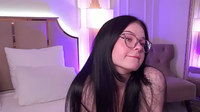 Snapshot of CindyMil chatting on 05-05-26, 06:10 CindyMil online show from 05-05-26, 06:10