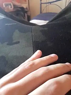 ilcazzone32 online show from 04-19-26, 02:05