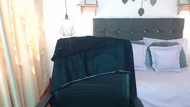 Emma hassani online show from 03-29-26, 02:28