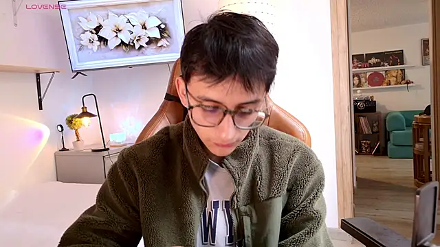 Snapshot of Sr_evann chatting on 05-27-26, 03:42 Sr evann online show from 05-27-26, 03:42