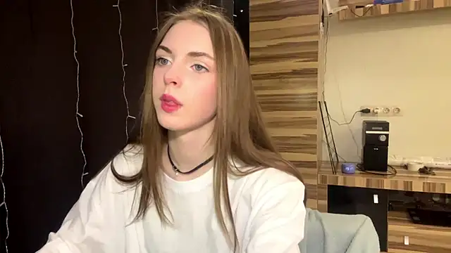 PollyDream online show from 02-25-26, 04:16