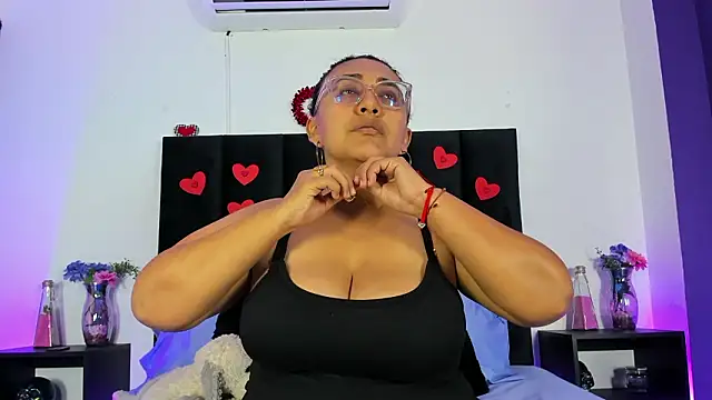 Snapshot of scarlet__ray_ chatting on 02-28-26, 11:55 scarlet ray online show from 02-28-26, 11:55