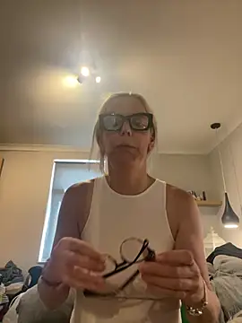Amelie BlondeXX online show from 07-16-26, 12:33