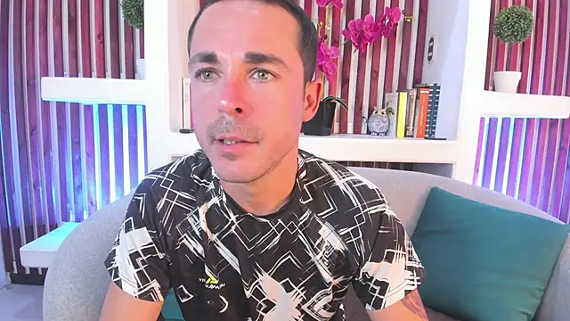 Snapshot of Adams_Sanz chatting on 05-08-26, 07:19 Adams Sanz online show from 05-08-26, 07:19