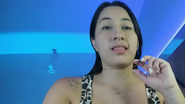 Snapshot of Alanah_connory chatting on 06-29-26, 06:19 Alanah connory online show from 06-29-26, 06:19