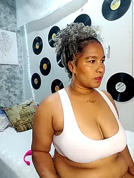 medusafox  online show from 03-19-26, 04:49