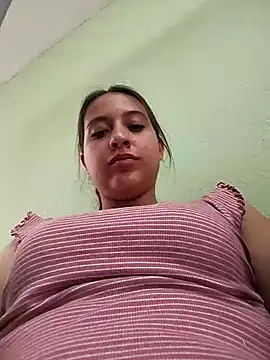 Snapshot of MaskedLatinaX chatting on 04-30-26, 08:04 MaskedLatinaX online show from 04-30-26, 08:04