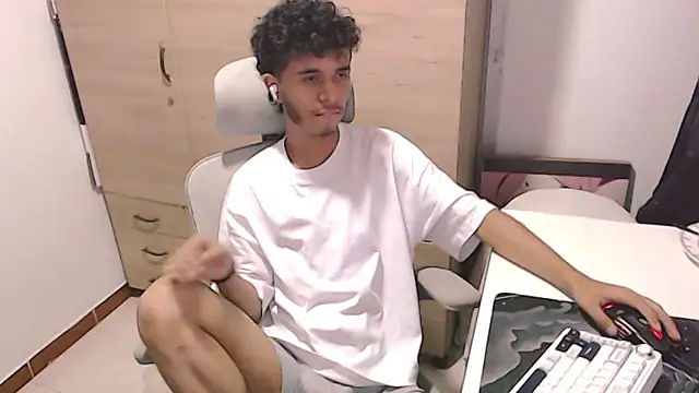 axeldarkk online show from 03-05-26, 07:21