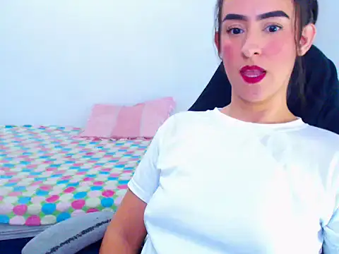 Snapshot of dreamgirlxxx1 chatting on 07-12-26, 09:39 dreamgirlxxx1 online show from 07-12-26, 09:39