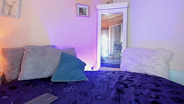 Snapshot of Exotic_girl28 chatting on 03-10-26, 02:44 Exotic girl28 online show from 03-10-26, 02:44