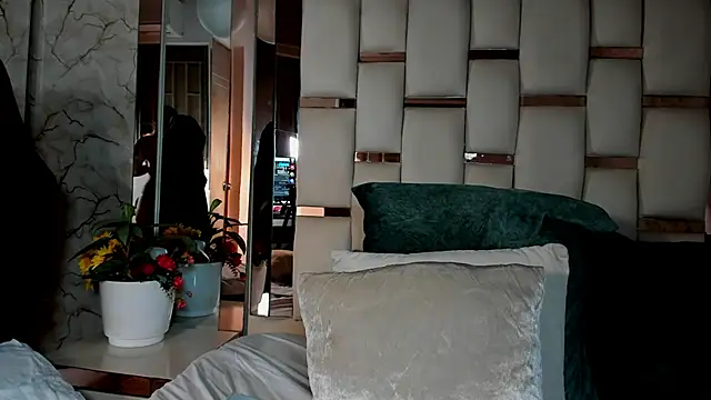 dulce lyraa1 online show from 03-15-26, 08:04