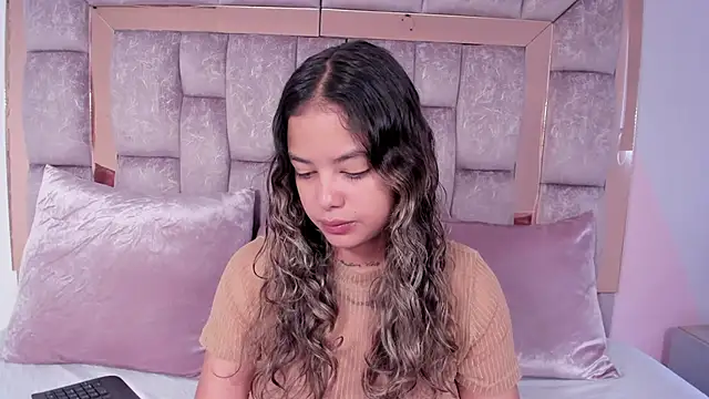 dulce lyraa1 online show from 04-05-26, 08:17