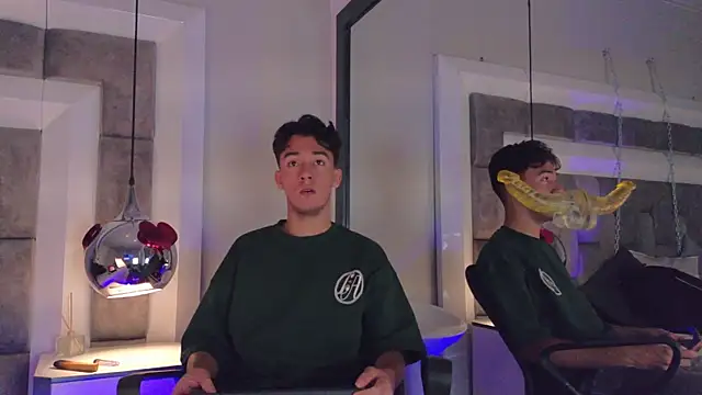 Austin Reedss online show from 04-12-26, 12:21