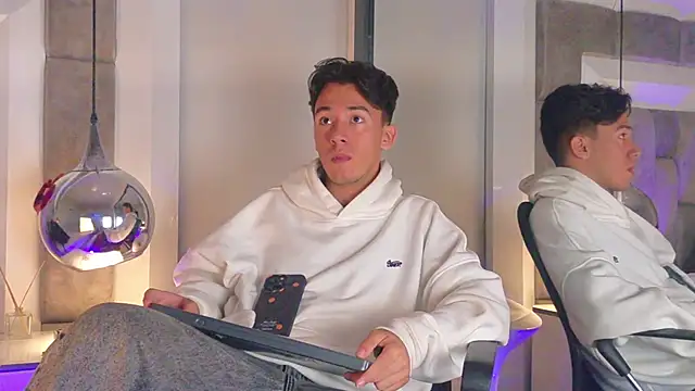 Austin Reedss online show from 04-17-26, 12:30