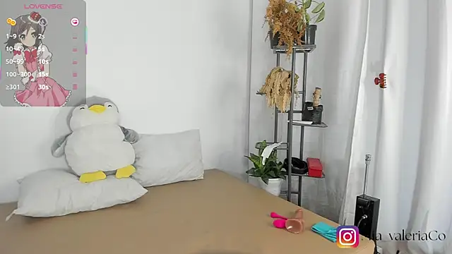Snapshot of Mia-Valeria- chatting on 07-15-26, 06:40 Mia-Valeria- online show from 07-15-26, 06:40
