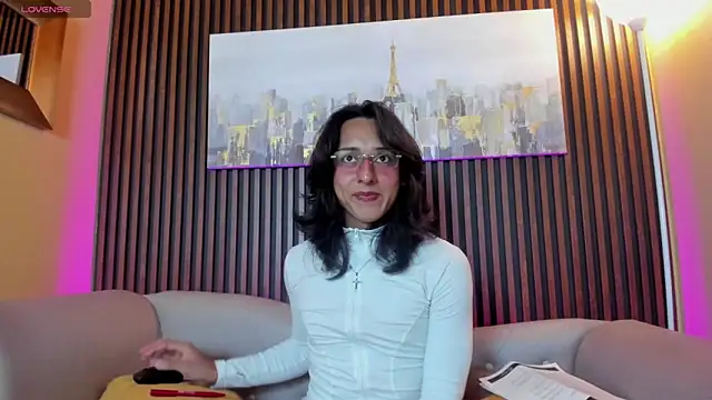 Elisasue online show from 04-22-26, 02:58