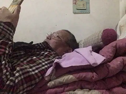 yaocaobi8 online show from 03-18-26, 01:14