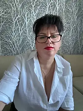 Snapshot of expensive_lady chatting on 03-11-26, 10:32 expensive lady online show from 03-11-26, 10:32