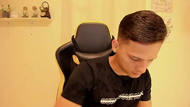 sexy andres01 online show from 05-14-26, 01:40