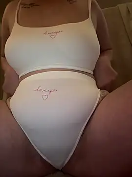 Snapshot of Alexabluex chatting on 02-26-26, 08:08 Alexabluex online show from 02-26-26, 08:08