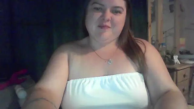 Snapshot of crystalizzze chatting on 06-04-26, 02:45 crystalizzze online show from 06-04-26, 02:45