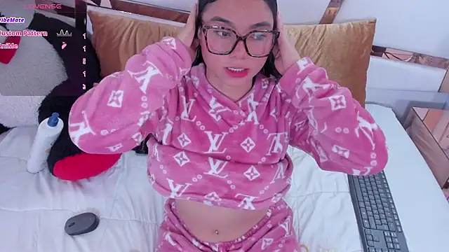 shelseanova online show from 04-14-26, 03:56